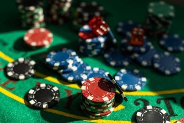 Fitur Gargantoon dan putaran gratis dalam Reactoonz